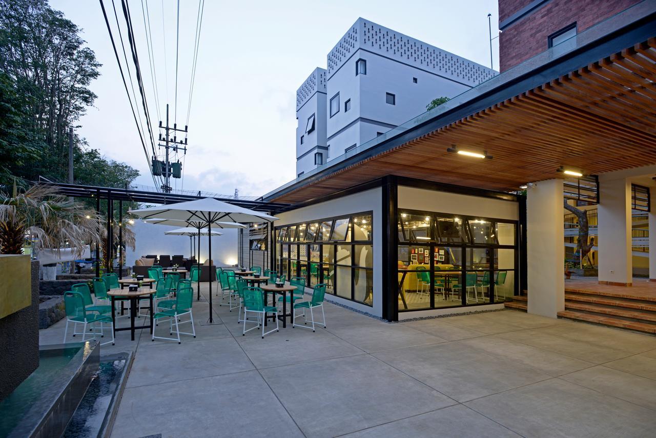 Arjuna Hotel Batu City Exterior photo